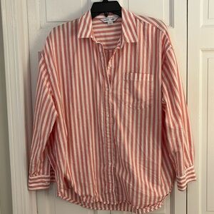Old Navy women’s button down. “The Boyfriend Shirt.” medium.